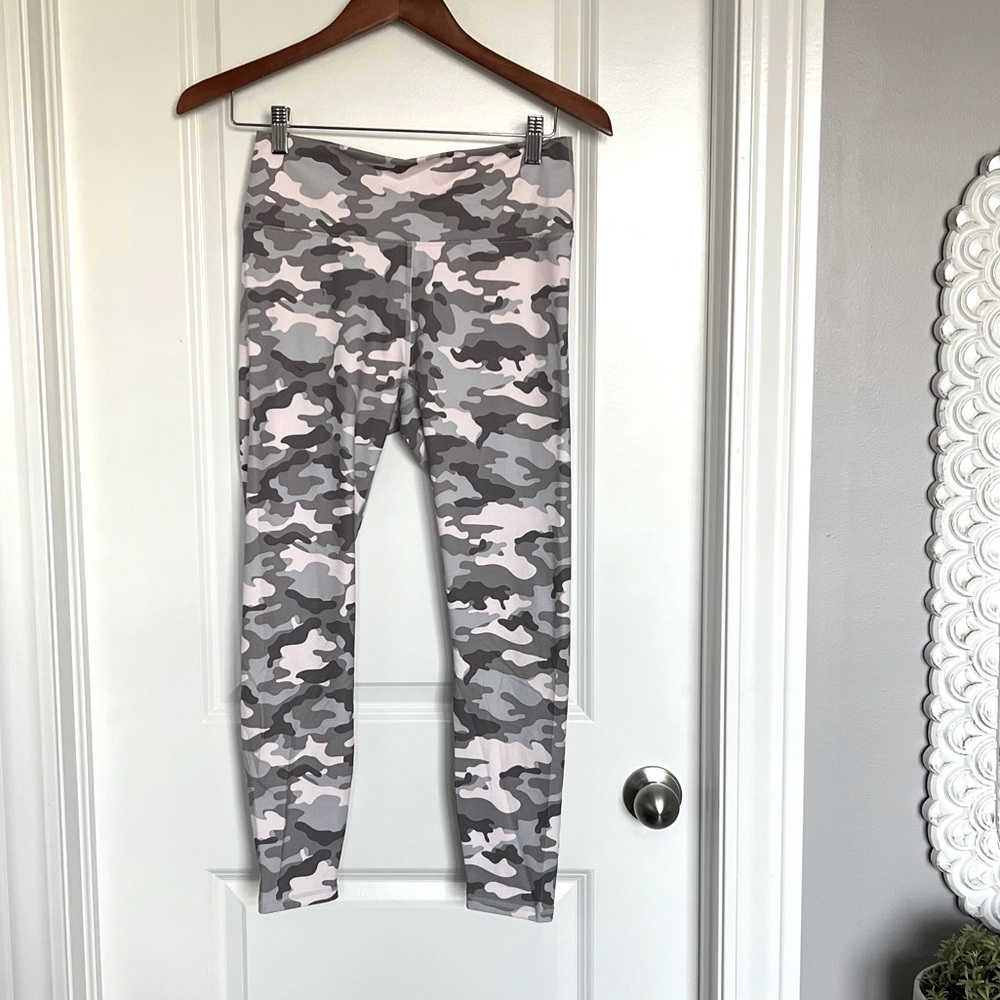 Fabletics blush camo Power Hold leggings